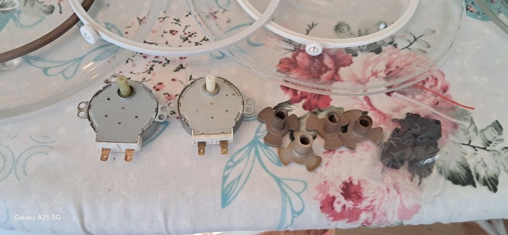 Farfuri microunde cu accesori