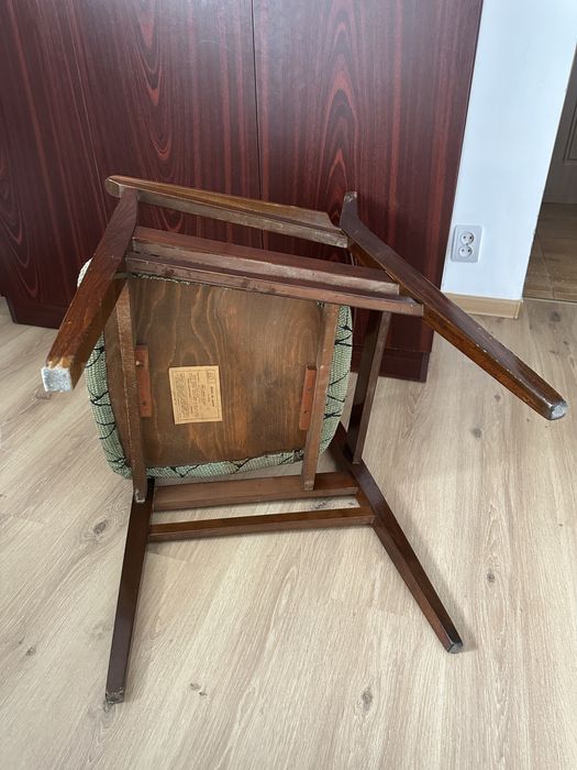 Scaun lemn masiv - maro roșiatic