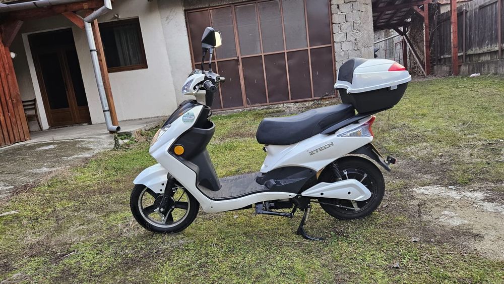 Scuter electric ztec27versiune 2