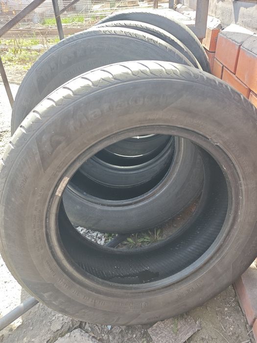 Продам комплект летней резины на 15