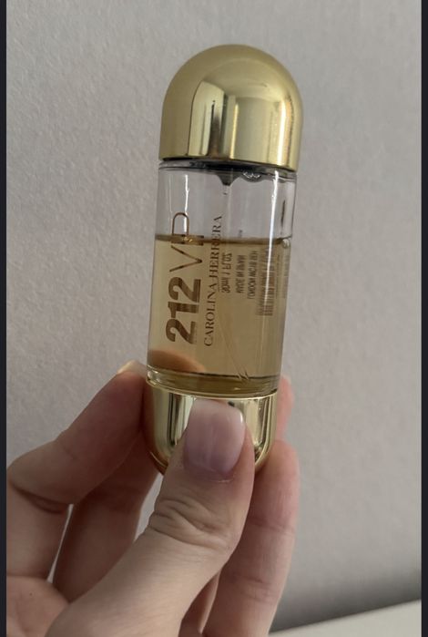 духи carolina herrera