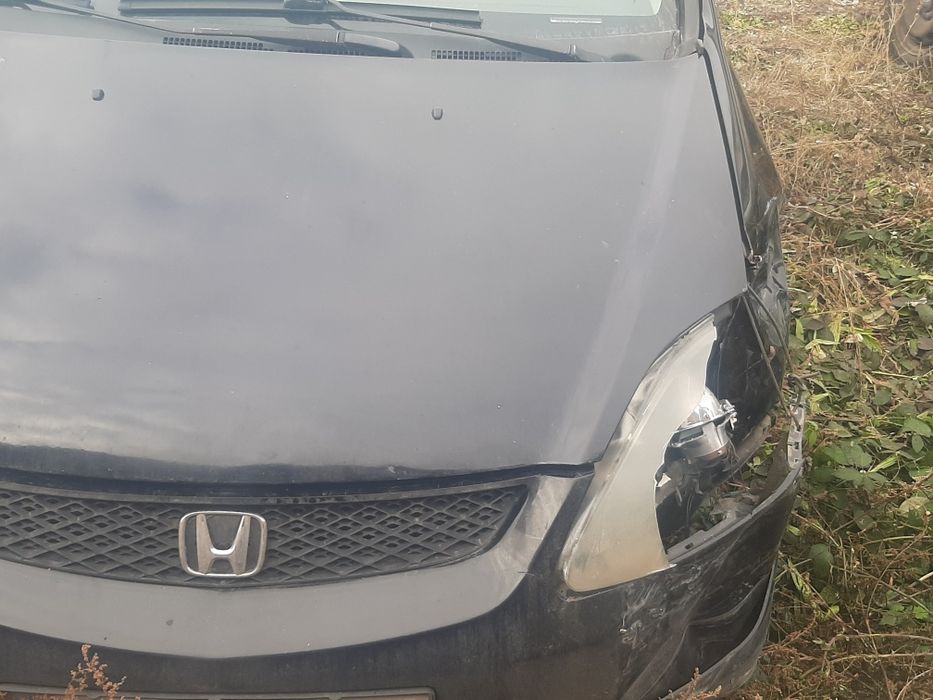 Хонда  сивик 1 .7дизел.2005год.перфектен двигател,скорости,радиатори