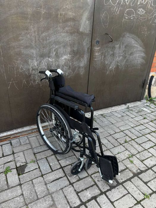Продам инвалидное кресло