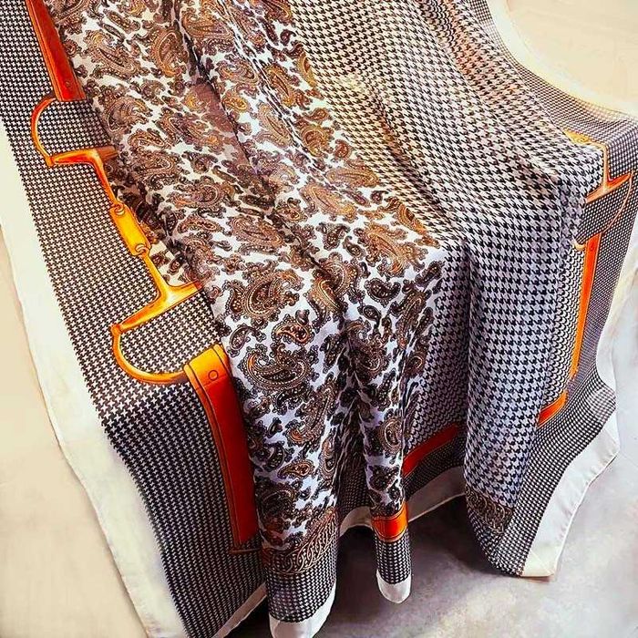 Елегантни дамски шалове