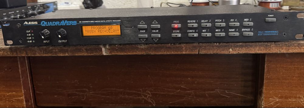 ALESIS QUADRAVERB легендарния мулти ефект процесор