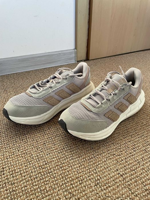 Addidas Astrastar 43 1/3  Чисто нови