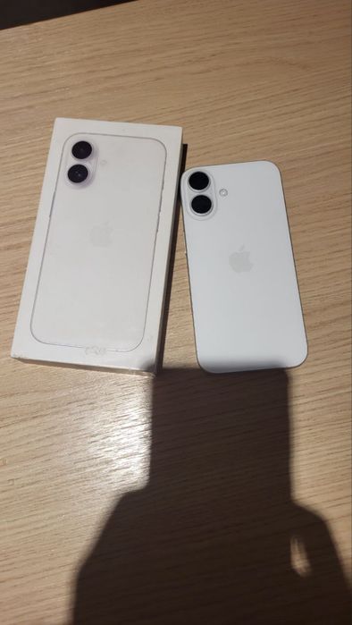 айфон 16, 100% аккум