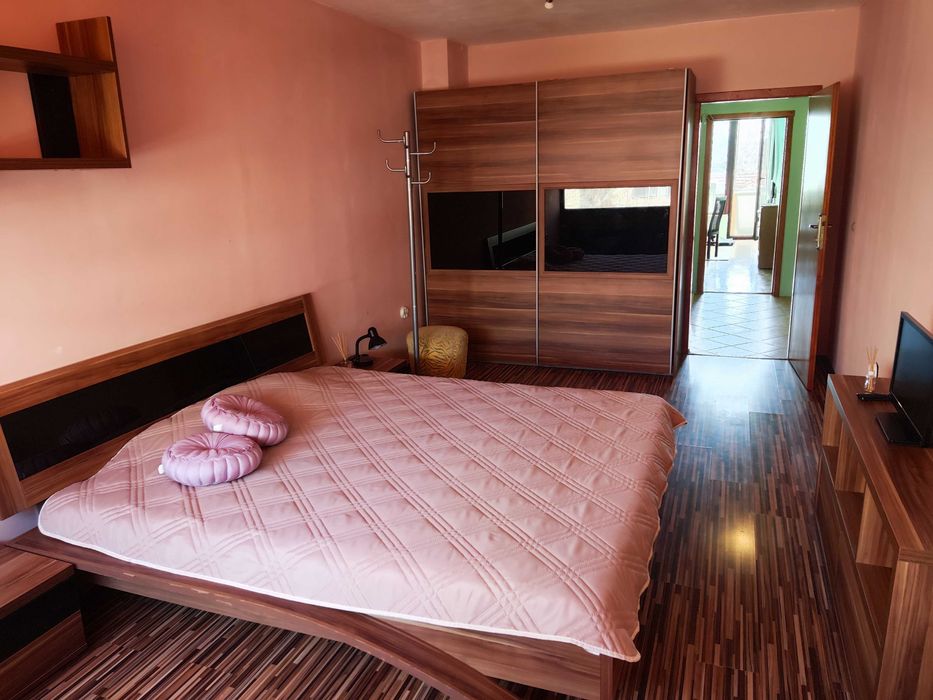 Собственик отдава под наем Двустаен апартамент в кв.Левски 1