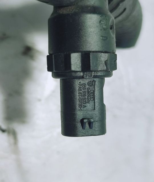 Senzor temperatura combustibil  2.0 tdi caha 059919523a Audi Q5 8R seria