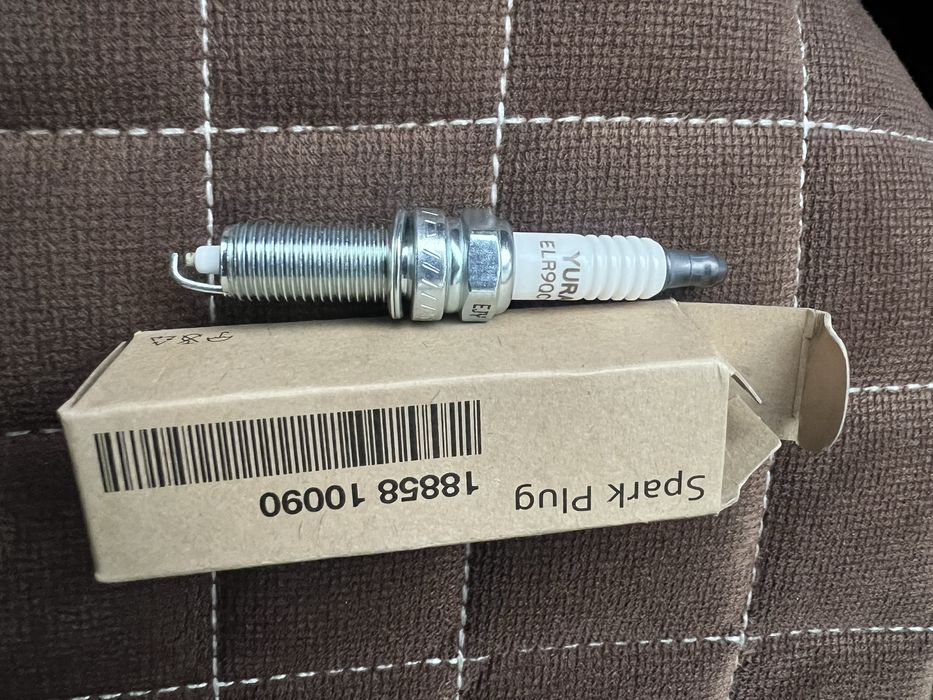 Продам оригинальные свечи зажигания