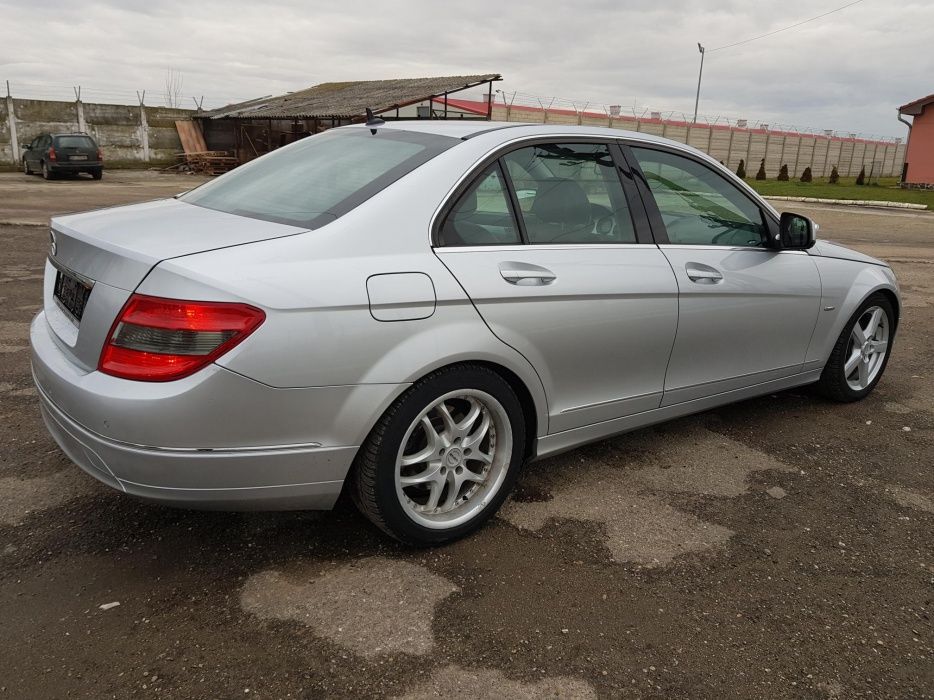 Dezmembrez Mercedes C220 W204 ,diesel euro 4 motor , cutie , caroserie