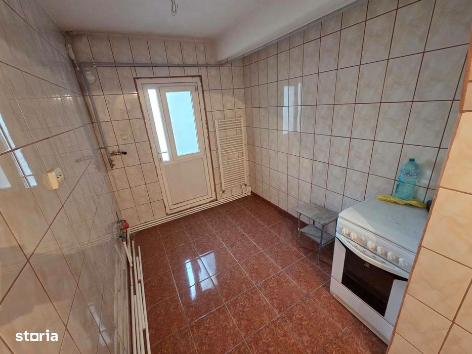 Apartament 3 Camere, Complet Renovat – Zona Piața Vest, 70mp, etajul.3