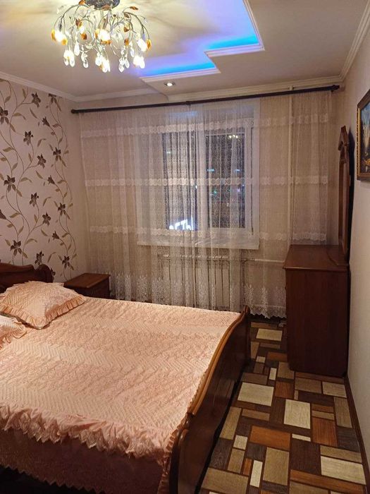 Сдам 2-комн. квартиру в центре. ПОСУТОЧНО.