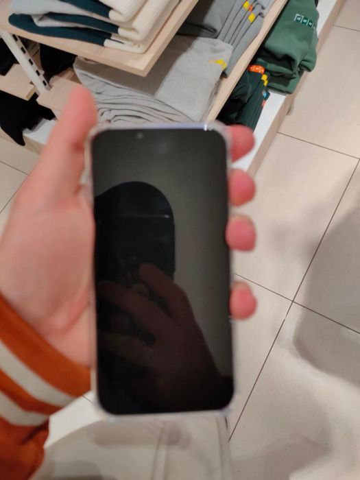 Продам айфон13. .