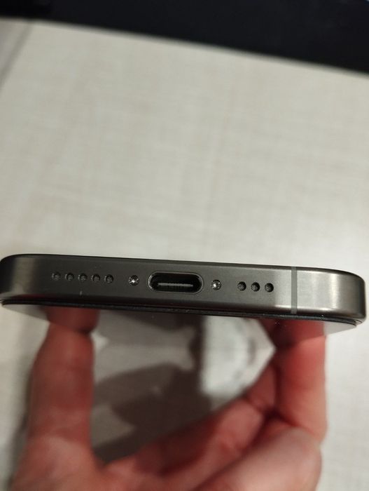 НАМАЛЕН iPhone 15pro 128gb Перфектен