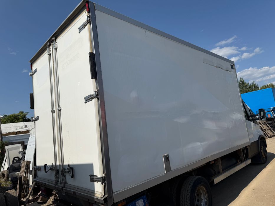 Термоизолиран фургон ивеко 2018