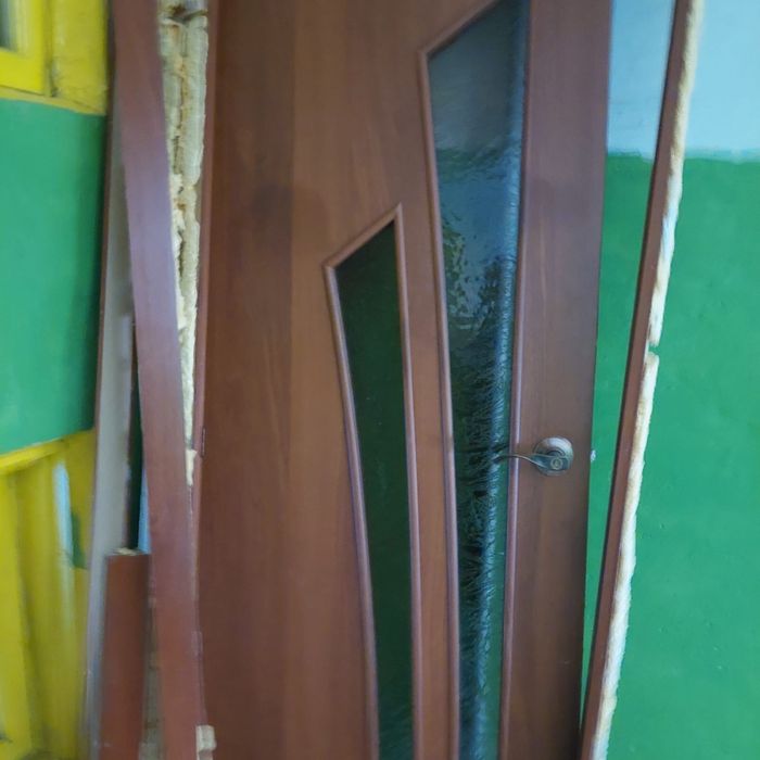 Отдам двери межкомнатные