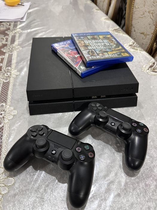 Playstation 4 sotiladi 190$