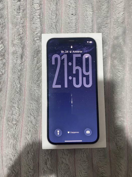 iPhone 12 белый с коробкой