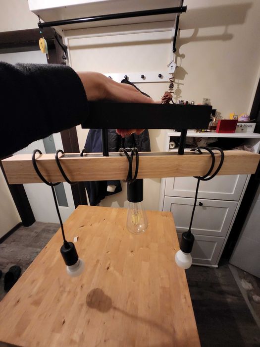 Дървен полилей с 3 висящи крушки