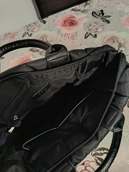 Geantă de mână. Înălțime 22cm , lungime 38 cm