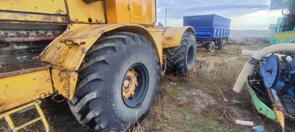 Продам  трактор К  700