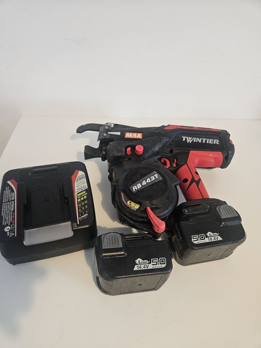 Mașini de legat fier max rb 441,611 si 443