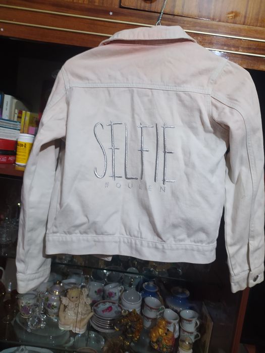 Продам куртку джинсовую рост 146