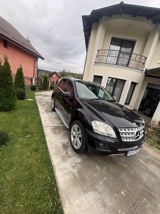 MERCEDES-BENZ  2011 — imagine 2