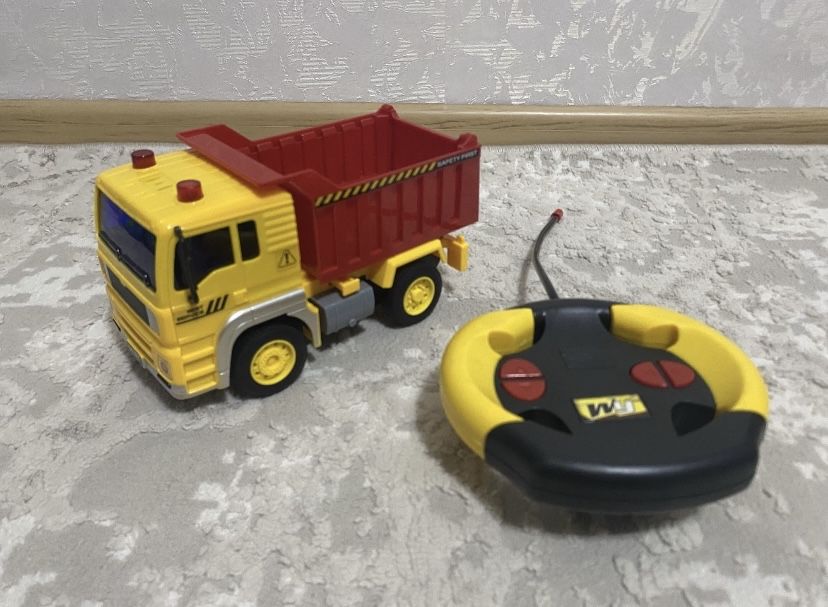 Продам машинки в хорошем  состоянии