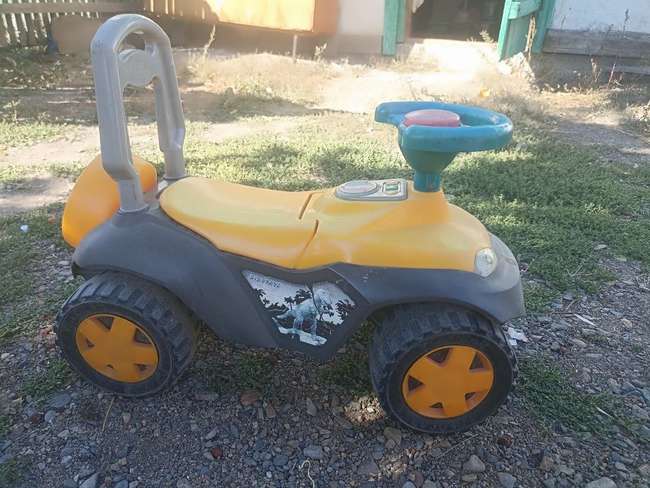 Толокар машина детский
