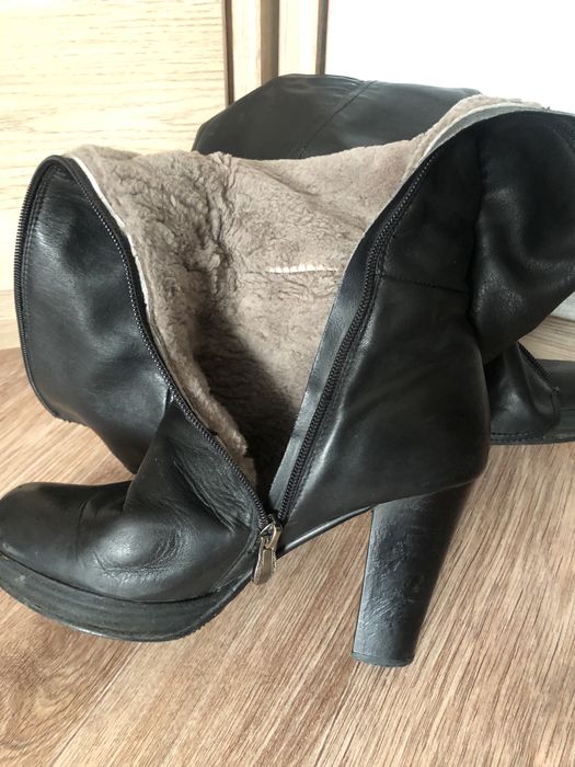 Продам женские сапоги