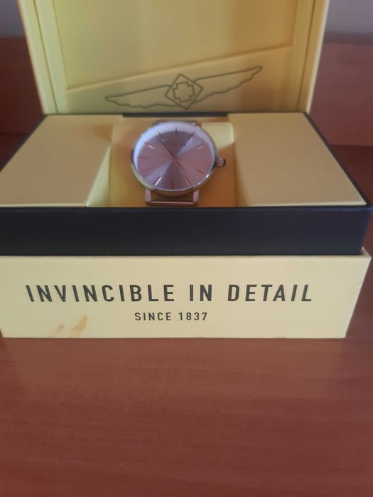 Часовник INVICTA Invincible in detail, дамски