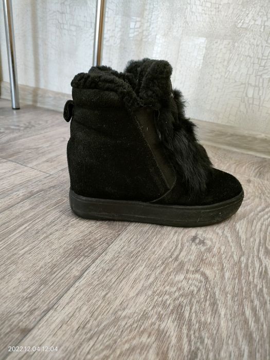 Продам сапожки зимние