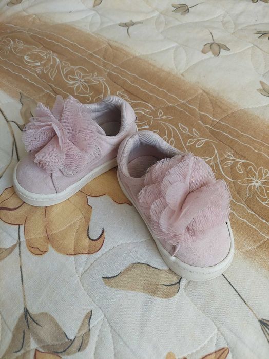 Обувки за момичета