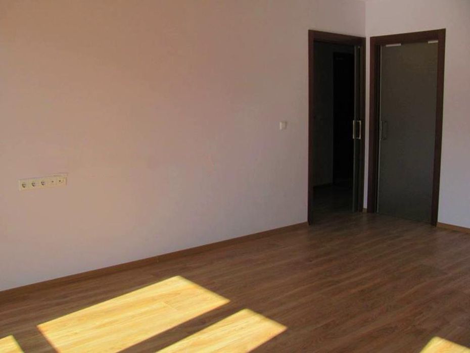 Дава се под наем Двустаен апартамент в София, Център - 65 кв.м за 664 € - Снимка #1