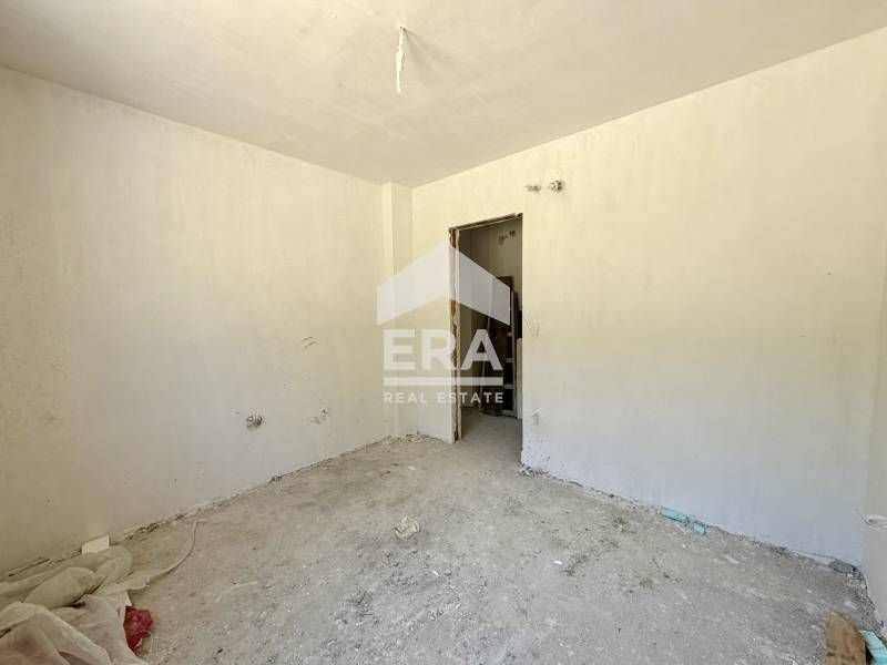 Тристаен апартамент в нова сграда, в кв. Възраждане-3, гр. Варна