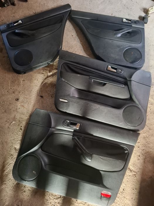 Fețe uși Wolswagen Golf 4 în stare impecabila