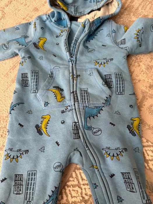 Одежды 1000.тг..