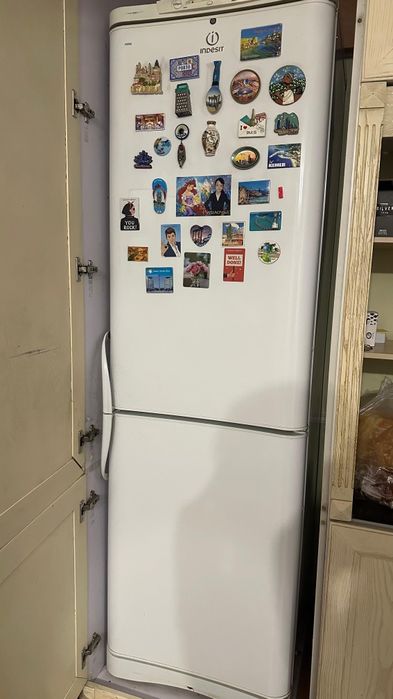 Холодильник Indesit