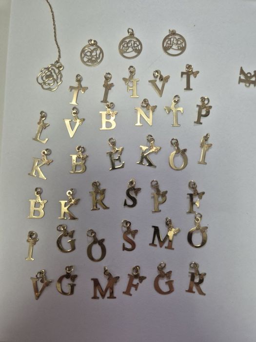 Vând bilute din aur 14k si charmuri toate dimensinile