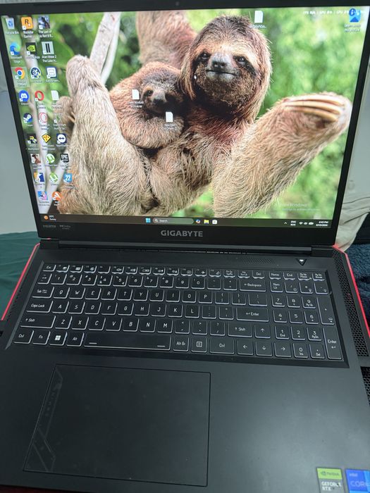 Vand laptop gaming GIGABYTE 4060 8gb i7