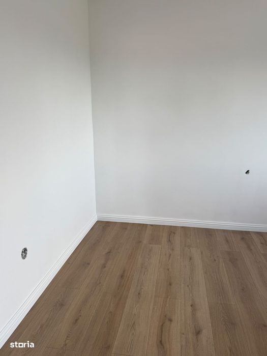Apartament 3 camere de vânzare – Recent renovat