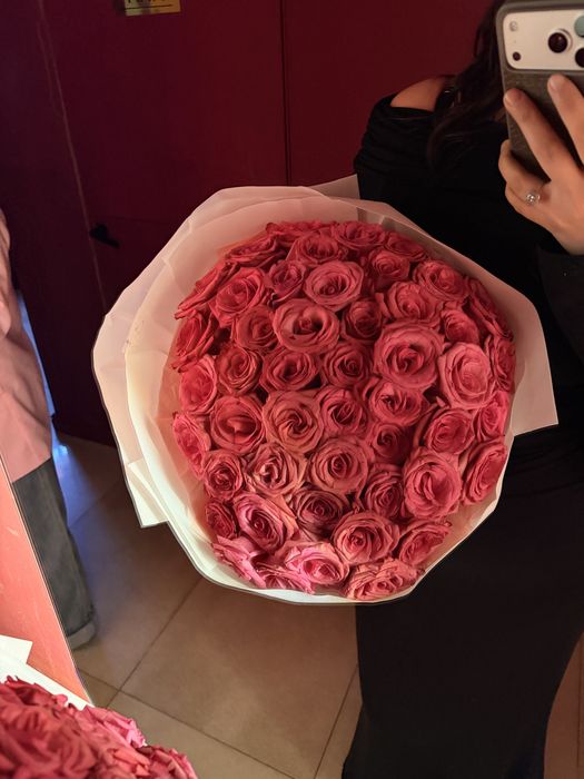 продам 51 розовые свежие розыы