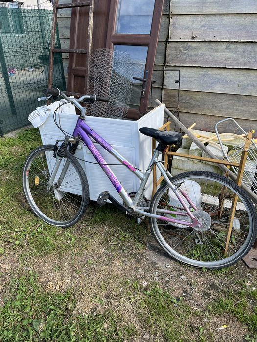 vand bicicleta in stare buna