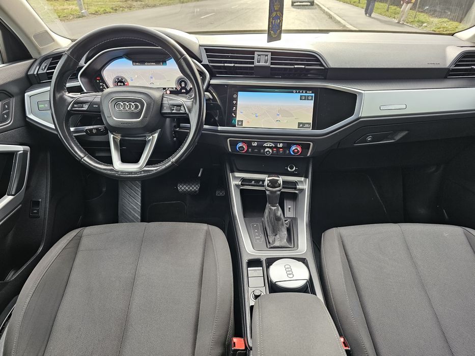 Vând Audi Q3,35 TDI Stronic Sline Edition 2020