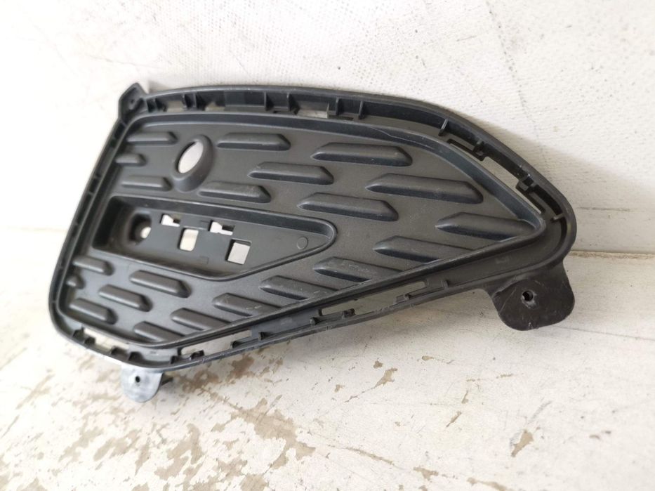 Grila Proiector Bara Spate Stanga Audi Q2 1 2016 2017 2018 2019 2020 2