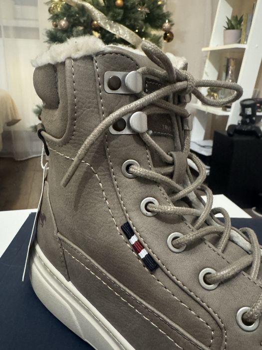 Ghete Mustang imblanite