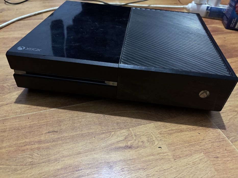 Vand xbox one  simplu