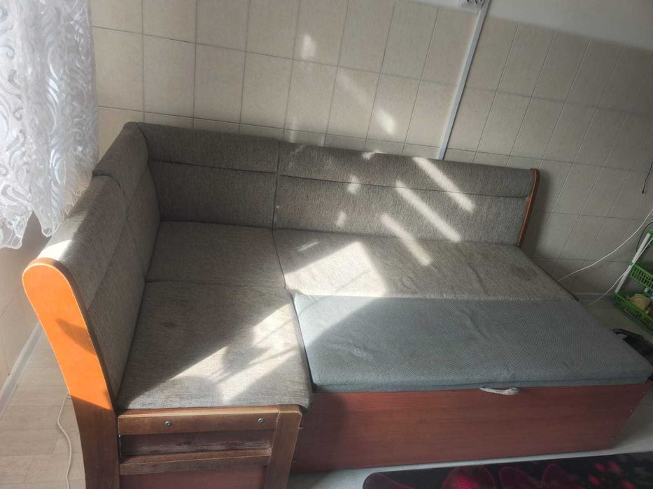 Кухонный уголок срочно